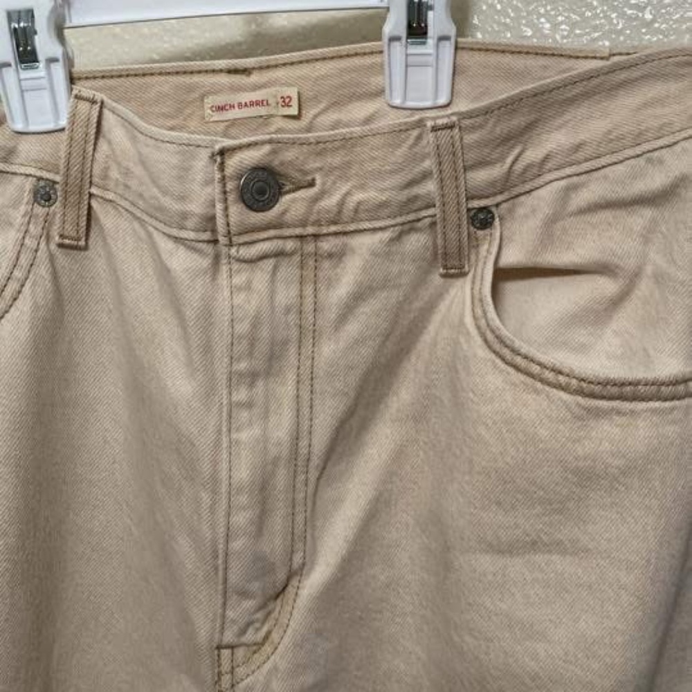 Levi’s clench barrel jean
